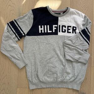 Tommy Hilfiger Men's Gray and Navy Crewneck Sweater